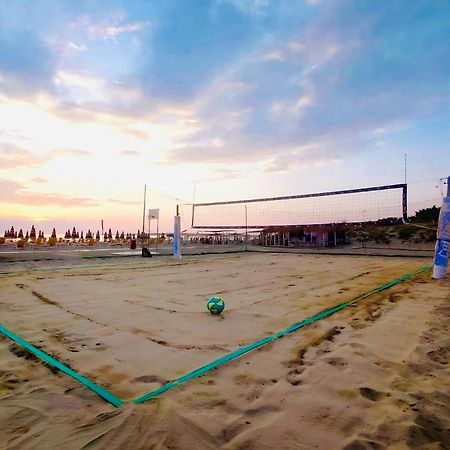 Regina Beach Holiday Apartments Tirrenia Bagian luar foto