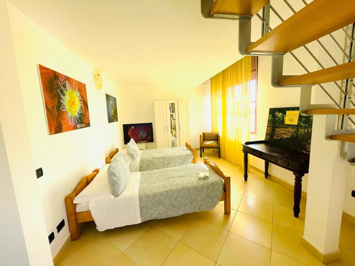 Regina Beach Holiday Apartments Tirrenia Bagian luar foto