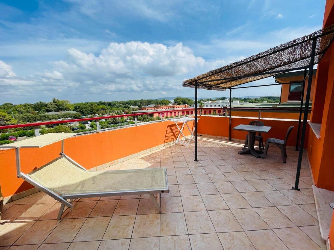 Regina Beach Holiday Apartments Tirrenia Bagian luar foto